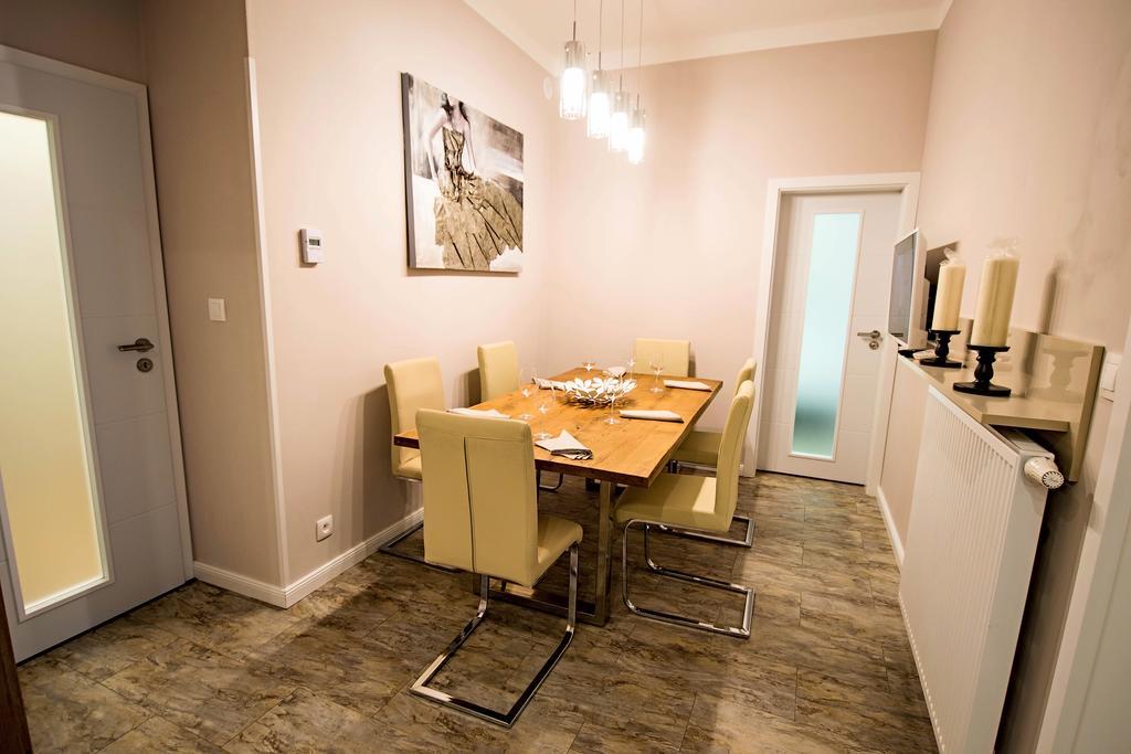 Lägenhet Ruterra By Golden Lady's 3bdr Loft